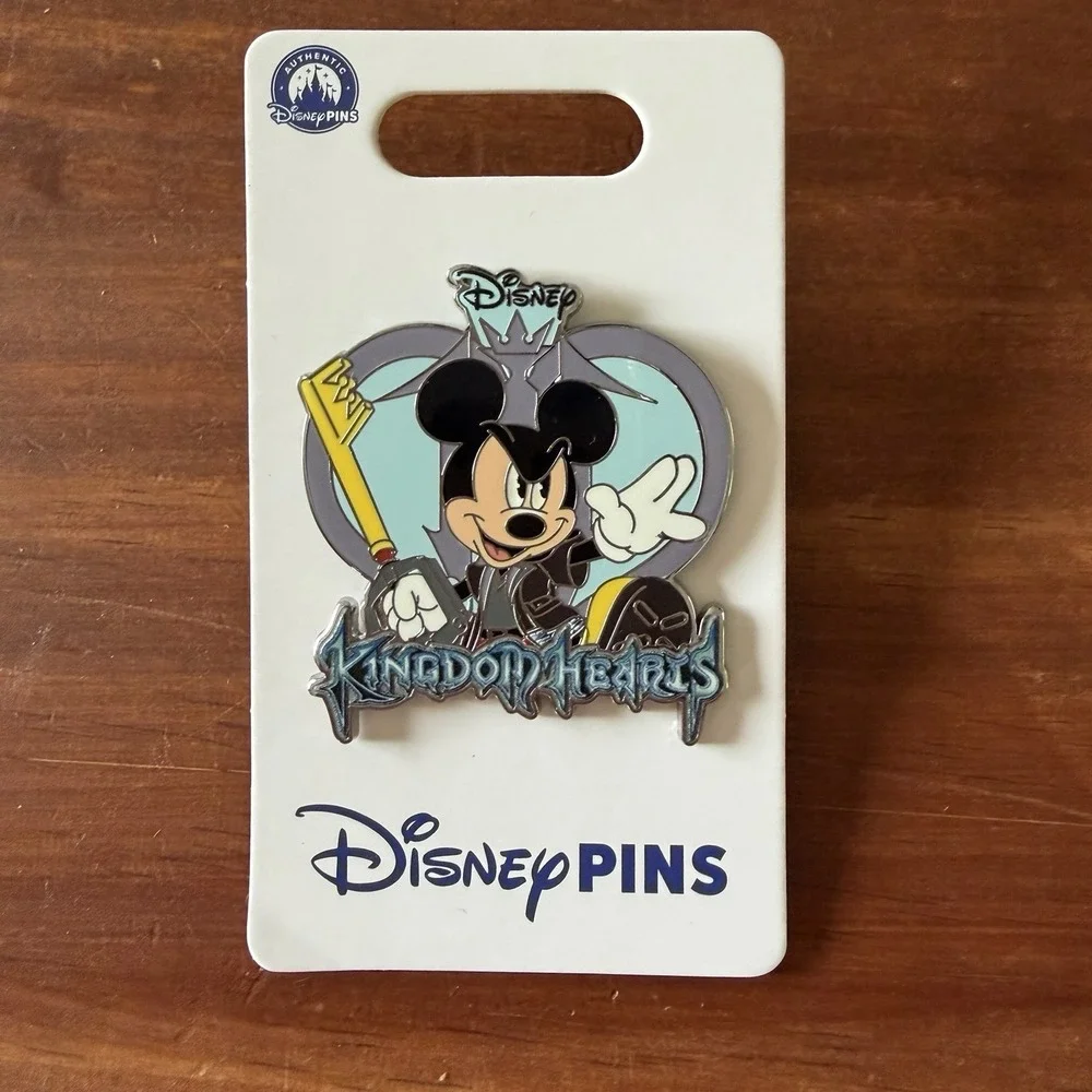 Disney Parks Kingdom Hearts Video Game King Mickey Mouse Keyblade OE Pin‎